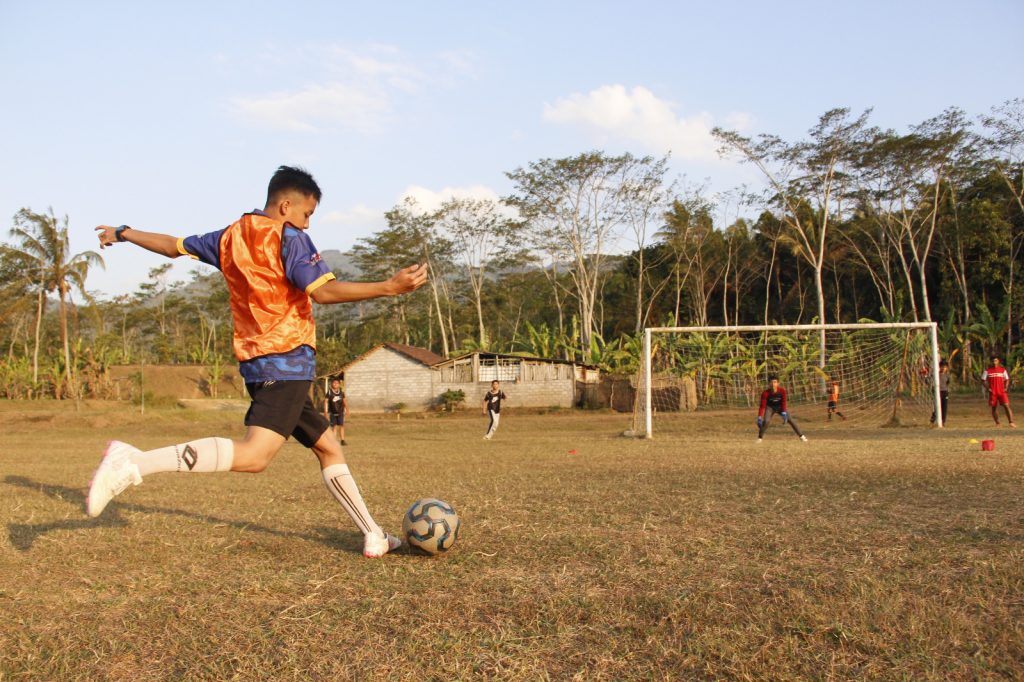 Sekolah Sepak Bola